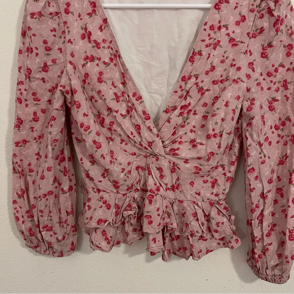 MAJORELLE Chrissa Top in Mauve Ditsy - Picture 3 of 6